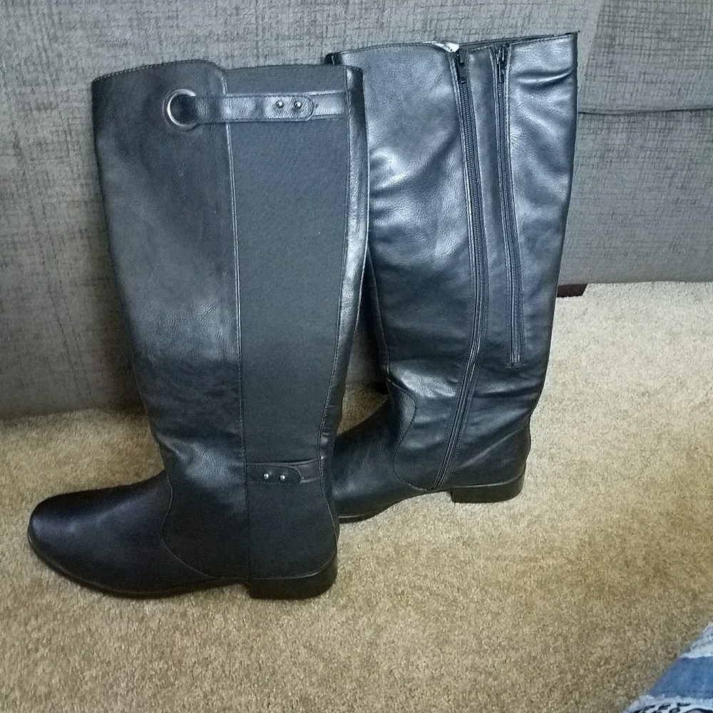 Brand new Aerosole boots!